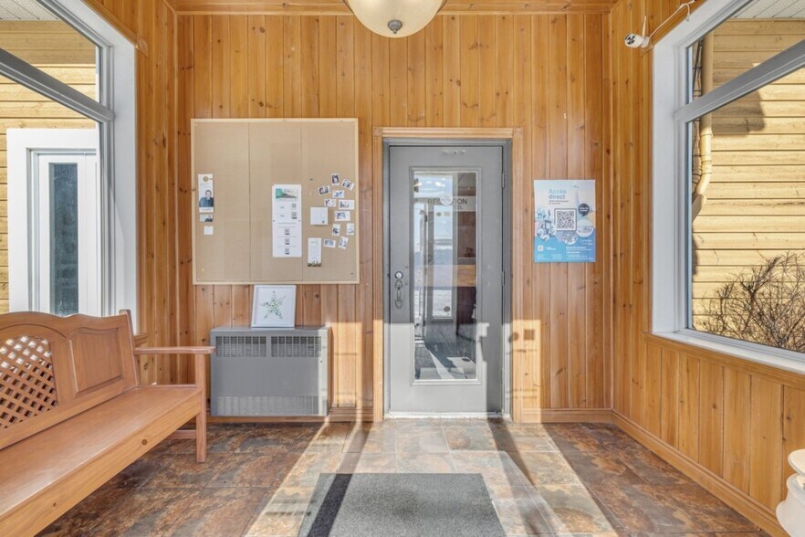 More Photos Of 195 Boul Blais E, Berthier-sur-mer Hotel For Sale