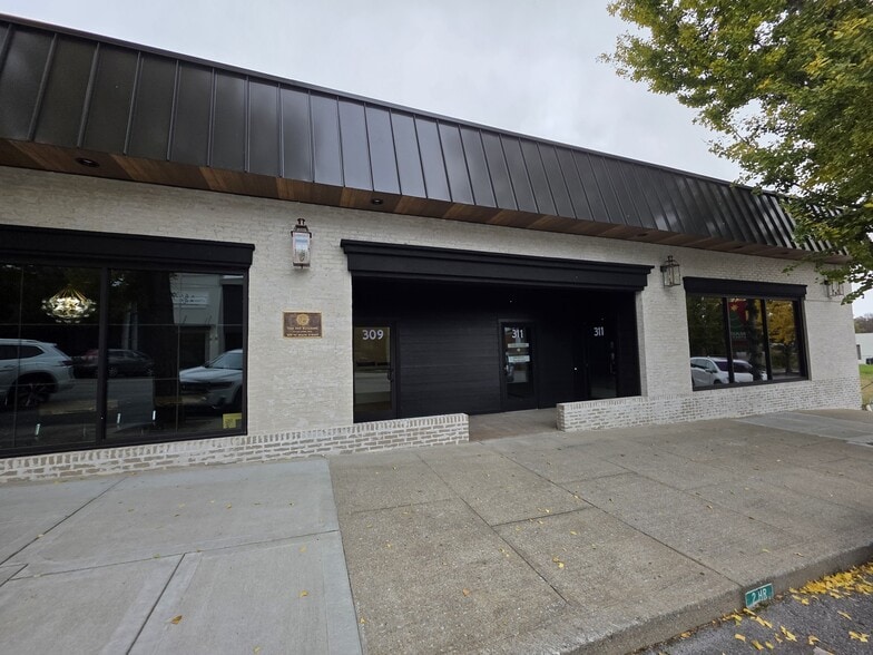 Primary Photo Of 311 W Main St, Murfreesboro Office Residential For Lease