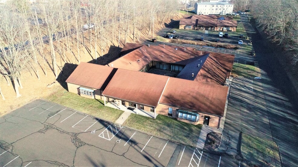 More Photos Of 98 S Turnpike Rd, Wallingford Office For Lease