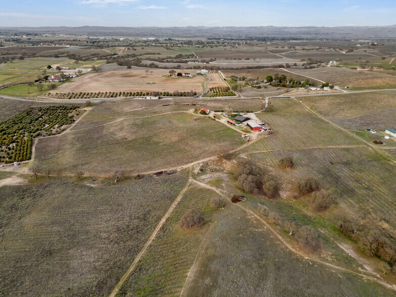 More Photos Of 4295 Union Rd, Paso Robles Winery Vineyard For Sale