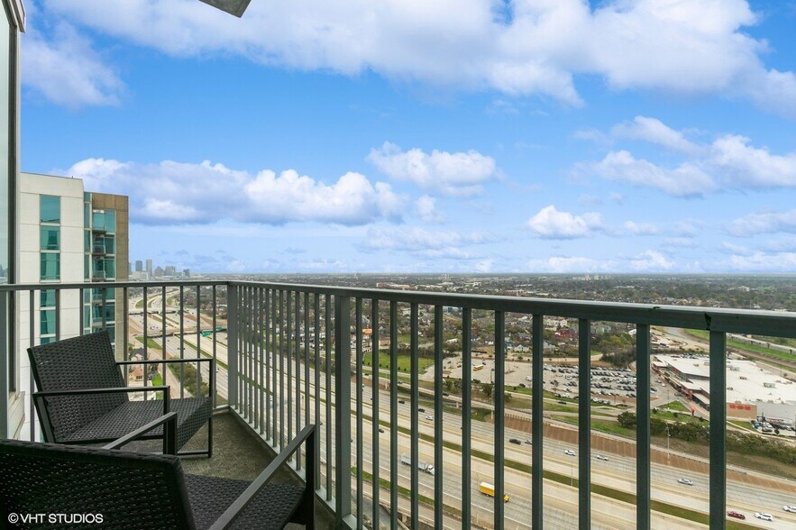 More Photos Of 5927 Almeda Rd, Houston Apartments For Lease
