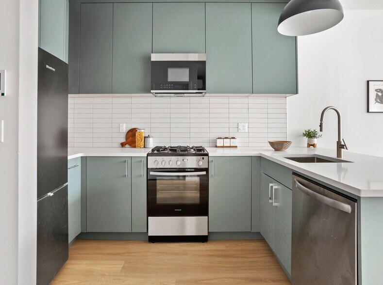 More Photos Of 684 Leonard St, Brooklyn Apartments For Sale