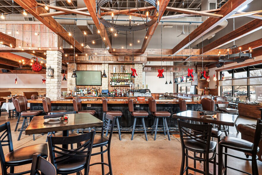 More Photos Of 40W188 Campton Crossings Dr, St Charles Restaurant For Sale