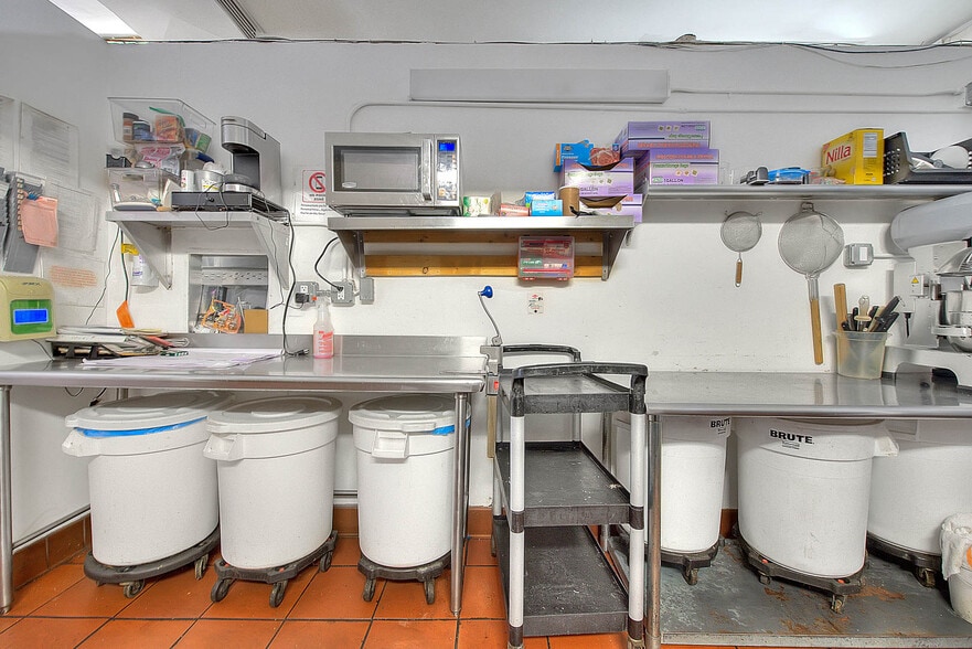 More Photos Of 14901 S Western Ave, Gardena Freestanding For Lease