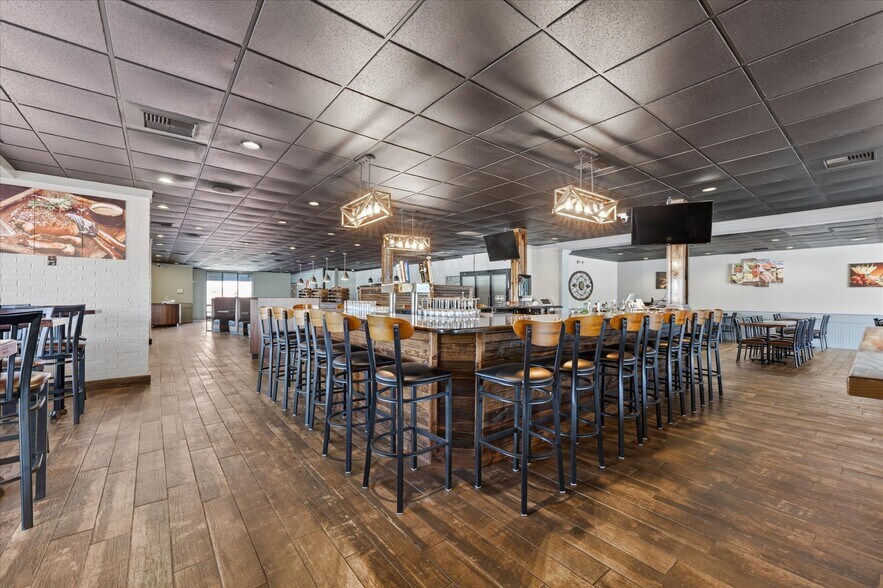 More Photos Of 4000 Fort Campbell Blvd, Hopkinsville Restaurant For Sale