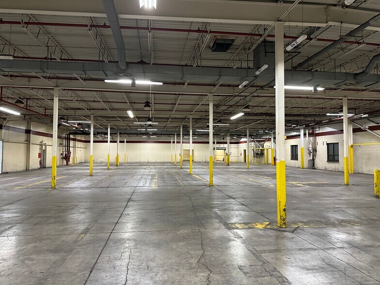 More Photos Of 6 Morrill Pl, Fulton Warehouse For Lease