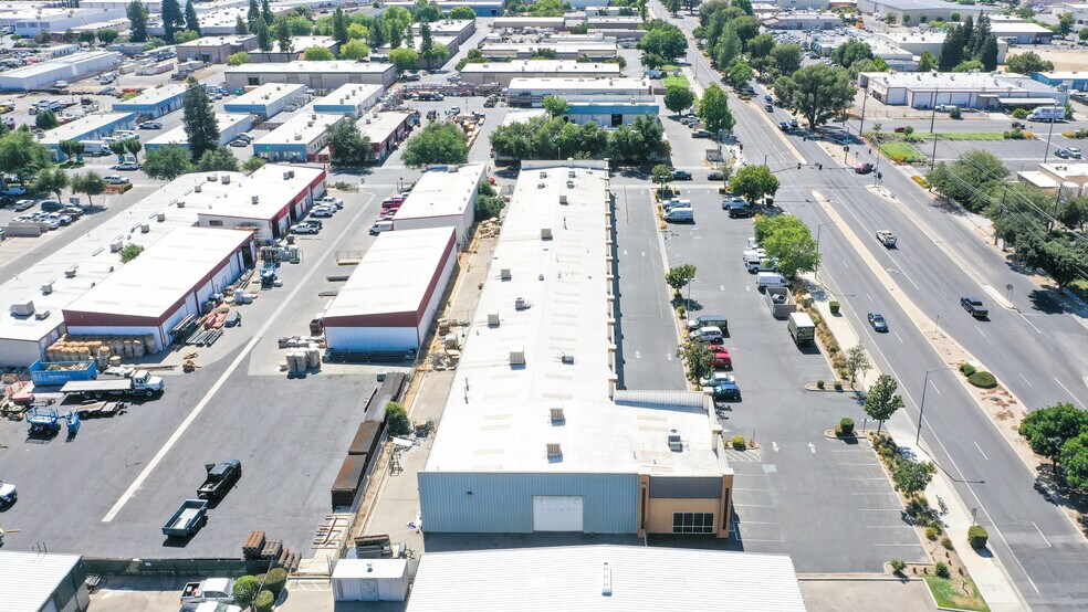 More Photos Of 5816 E Shields Ave, Fresno Warehouse For Lease