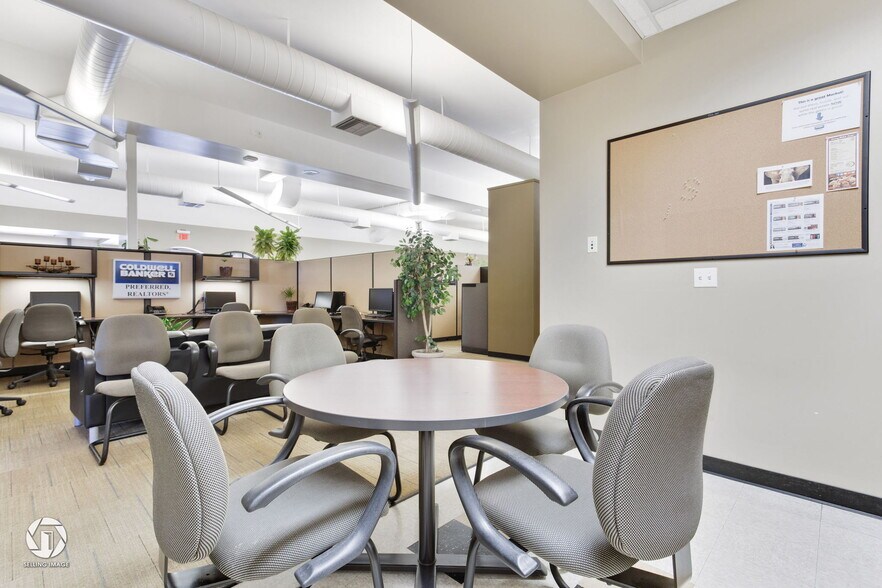 More Photos Of 3820 Coffee Rd, Bakersfield Storefront Retail Office For Lease