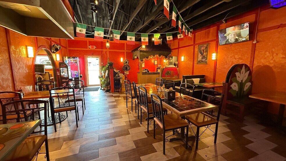More Photos Of 1310 S Muskogee Ave, Tahlequah Restaurant For Sale