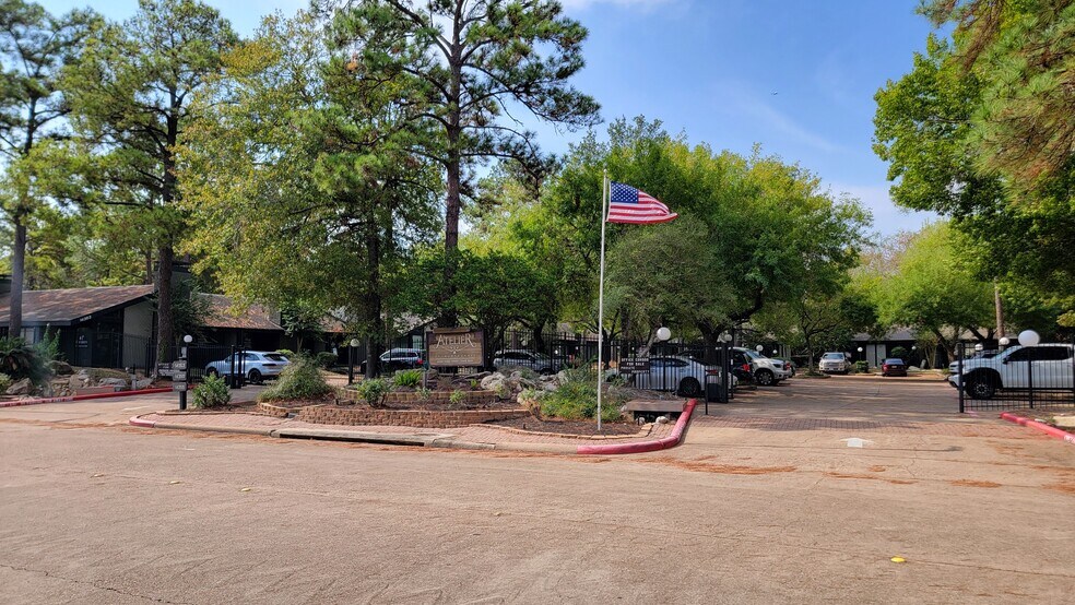 More Photos Of 14339 Torrey Chase Blvd, Houston Loft Creative Space For Lease