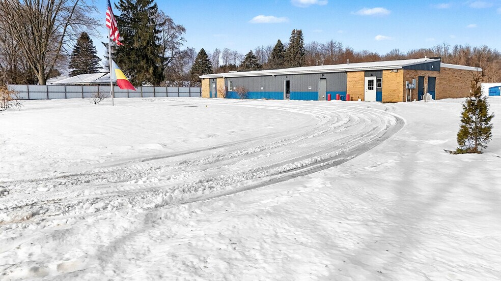 More Photos Of 2565 111th Ave, Allegan Office For Sale