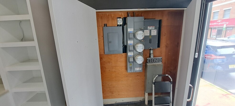 More Photos Of 21-23 N Dean St, Englewood Freestanding For Lease