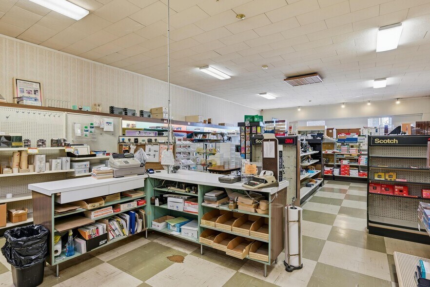 More Photos Of 156 Central Ave NW, Cleveland Convenience Store For Sale