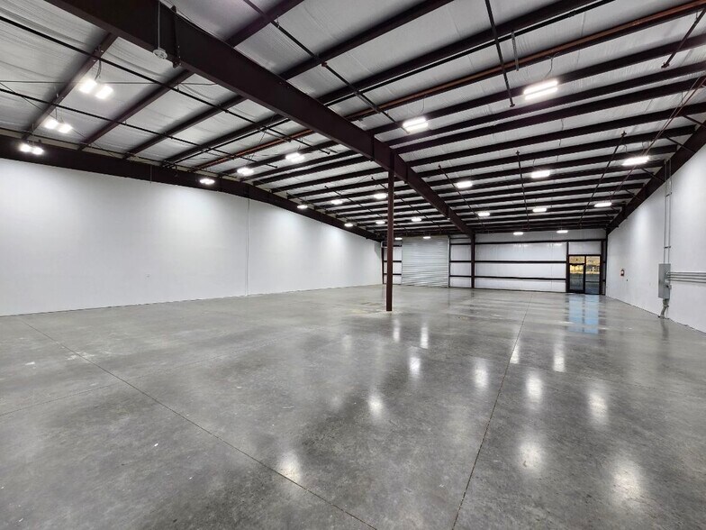 More Photos Of 9144 Florentine Road, Prescott Valley Distribution For Lease