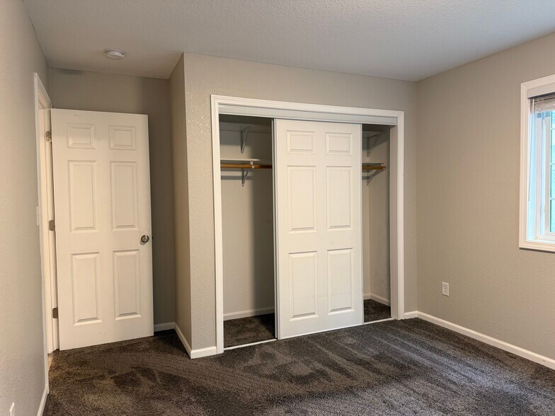 More Photos Of 105 Park St E, South Saint Paul Apartments For Sale