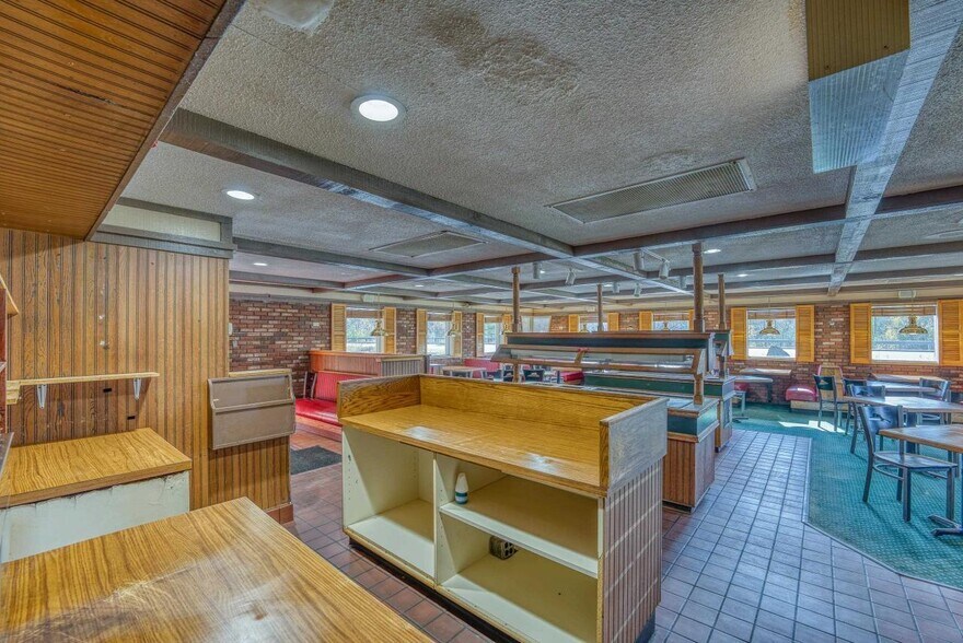 More Photos Of 238 Meadow St, Littleton Freestanding For Sale