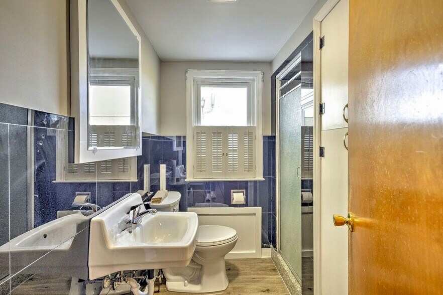 More Photos Of 719 Coshocton Ave, Mount Vernon Office For Sale