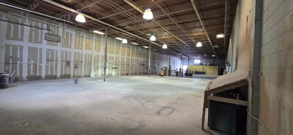 More Photos Of 310 W Grant St, Orlando Warehouse For Lease