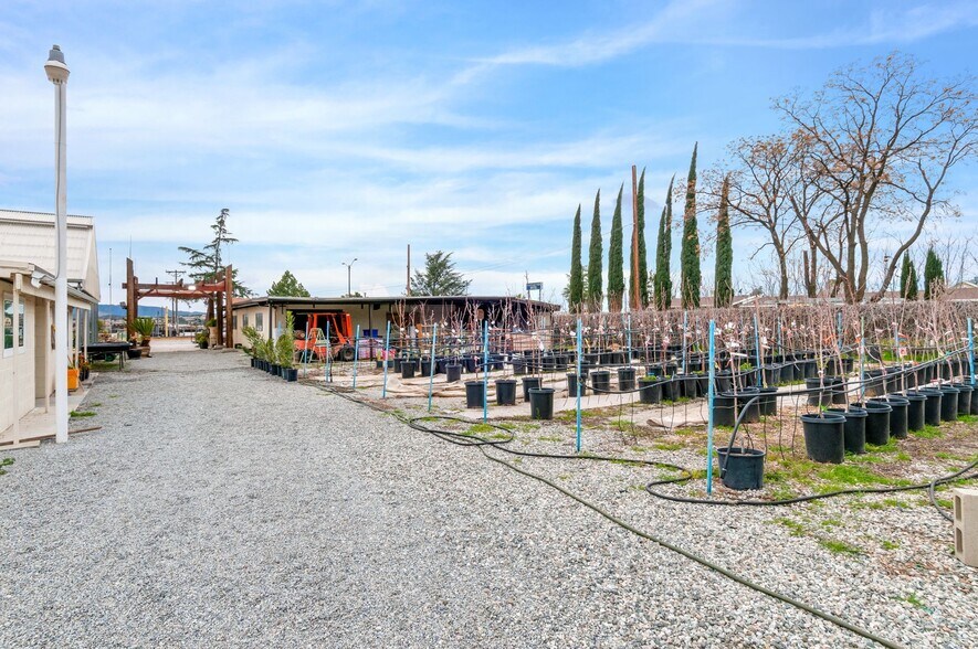 More Photos Of 1450-1454 E 6th St, Beaumont General Retail For Sale