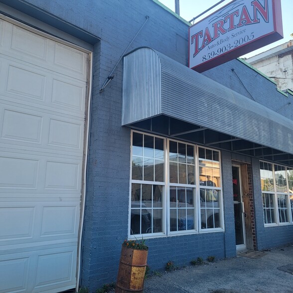 Primary Photo Of 23 N Main St, Dry Ridge Auto Repair For Lease