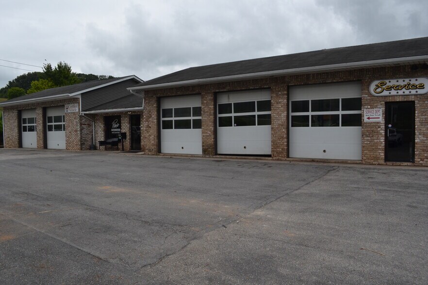 More Photos Of 4028 Hanover Pike, Manchester Auto Repair For Sale