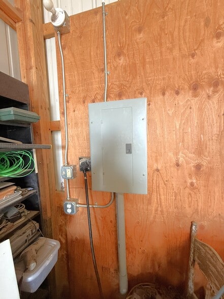 More Photos Of 309 Curtis st, Arriba Industrial For Sale