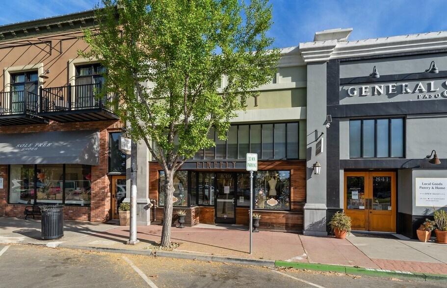 More Photos Of 1211 Pine St, Paso Robles Storefront For Lease