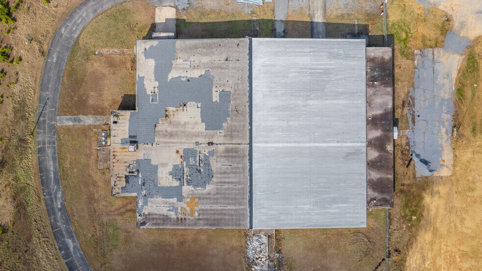 More Photos Of 5759 Tammy Little Dr, Section Warehouse For Sale