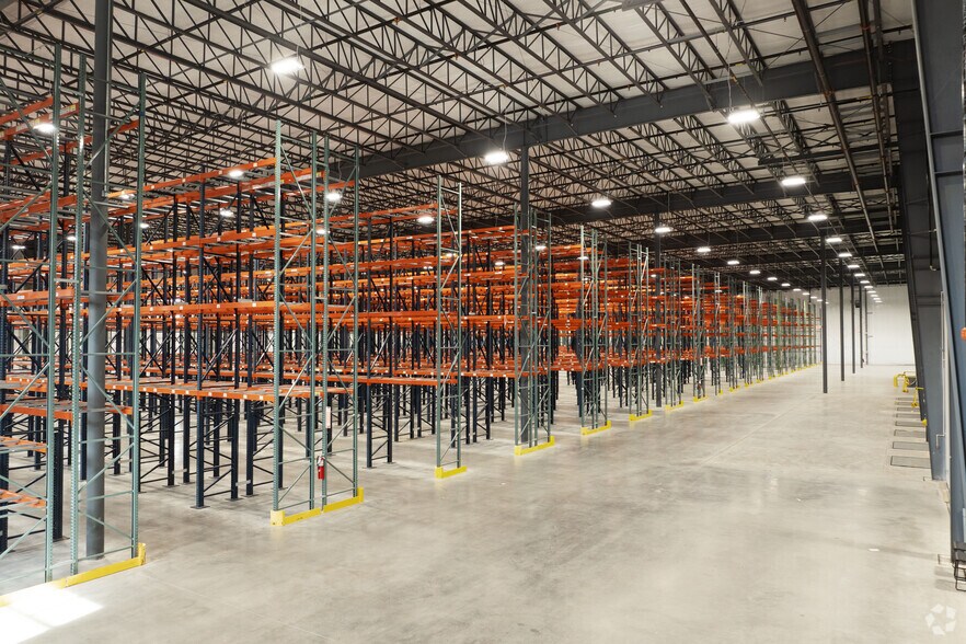 More Photos Of 42 Corporate Circle, Albany Manufacturing For Lease
