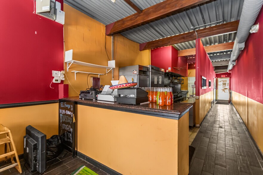 More Photos Of 8018 Lincoln Ave, Skokie Restaurant For Sale
