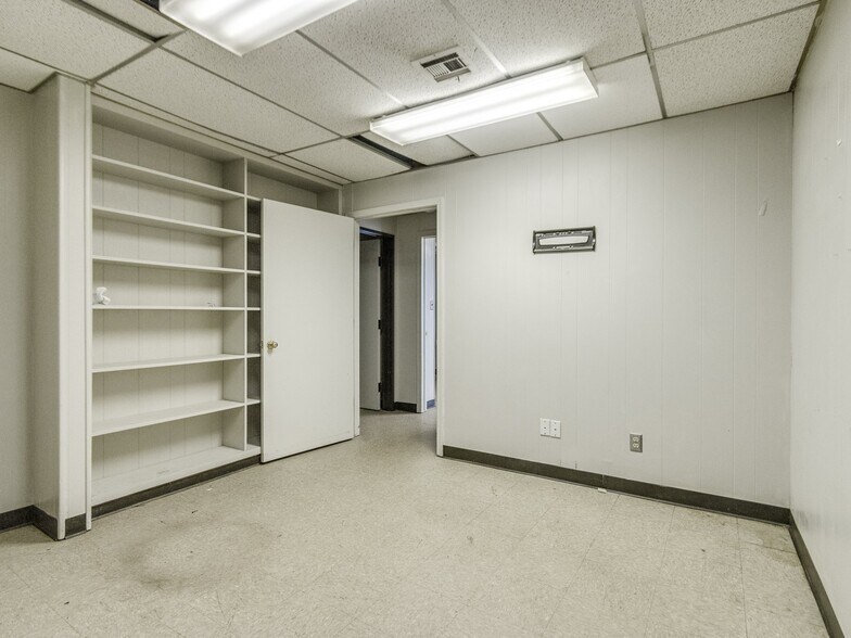 More Photos Of 5835 S Pennsylvania Ave, Oklahoma City Medical For Sale