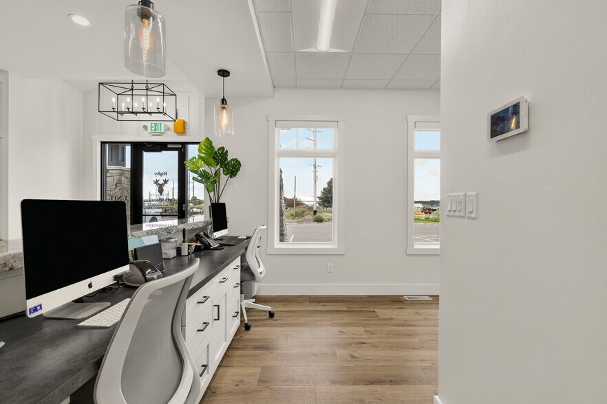 More Photos Of 688 Rigby Lake Dr, Rigby Healthcare For Sale