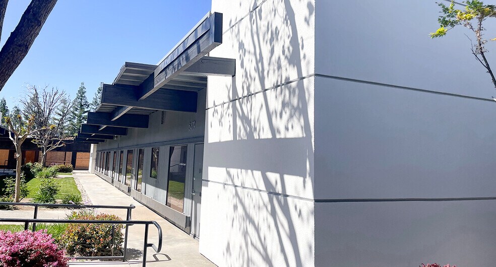 More Photos Of 5475 N Fresno St, Fresno Unknown For Lease