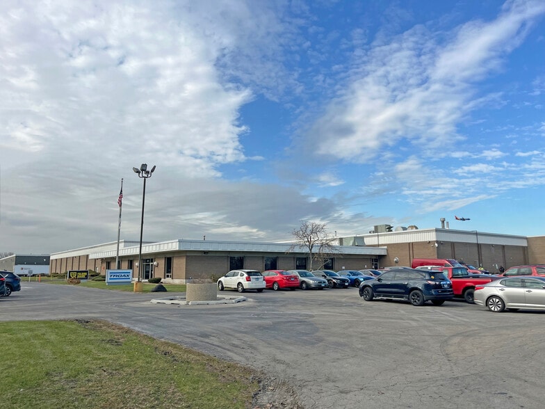 Primary Photo Of 5858 W 73rd St, Bedford Park Manufacturing For Sale