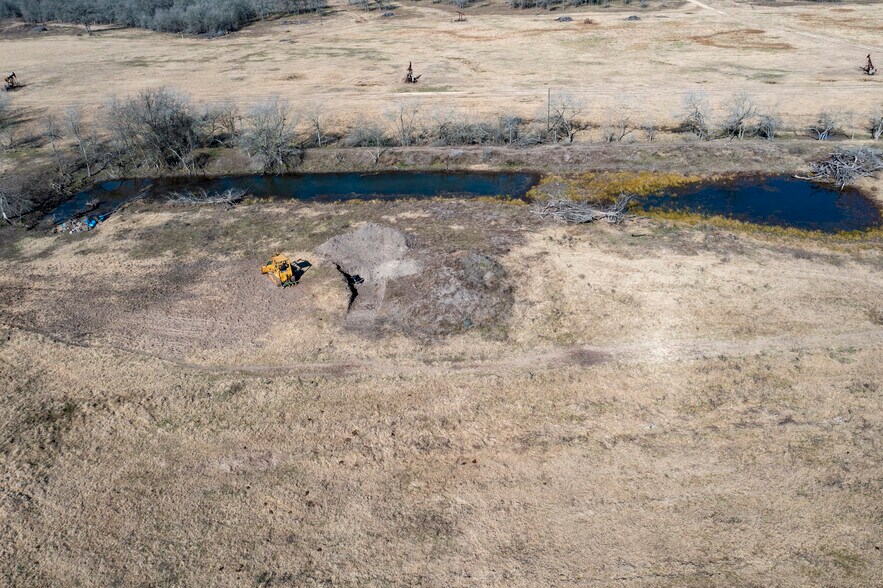 More Photos Of 1226 San Marcos Hwy, Luling Land For Sale