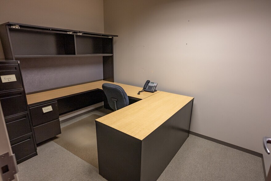 More Photos Of 320 Bilmar Dr, Pittsburgh Office For Sale