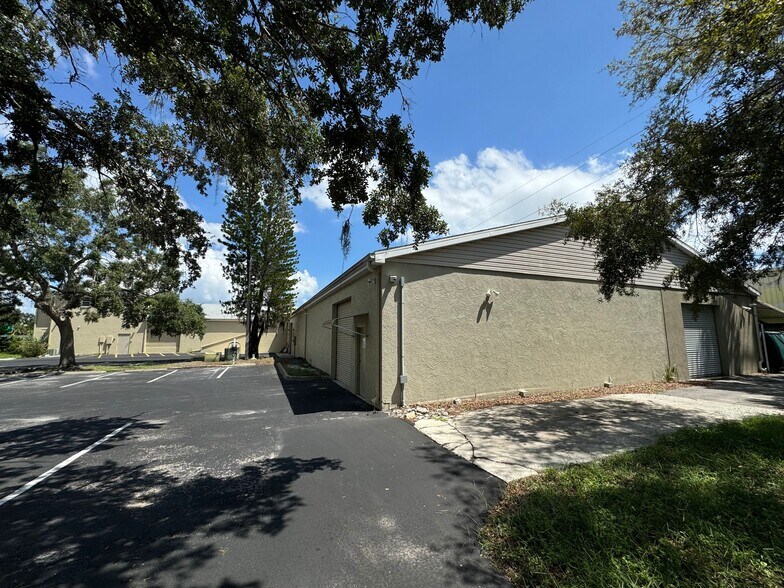 More Photos Of 1904 44th Ave E, Bradenton Industrial For Lease