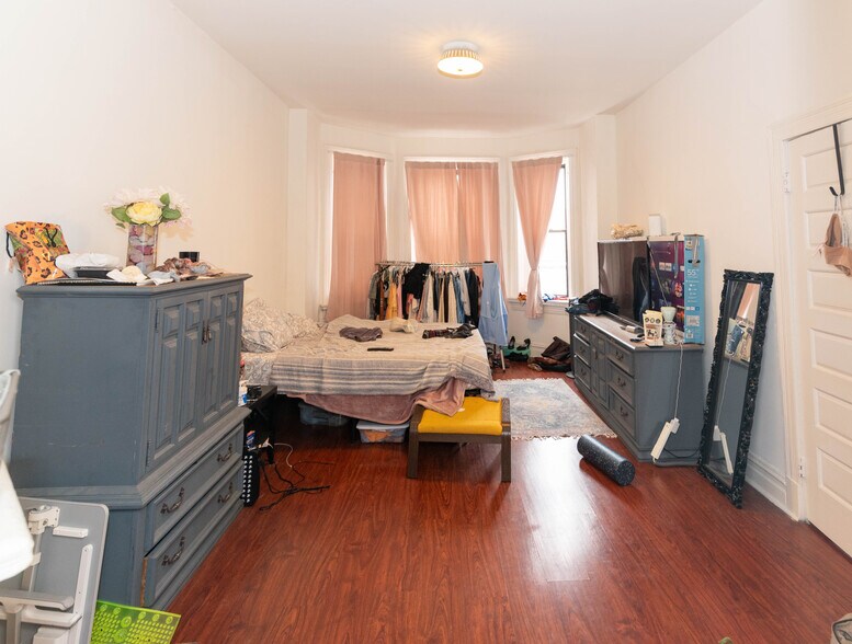 More Photos Of 46 W Biddle St, Baltimore Apartments For Sale