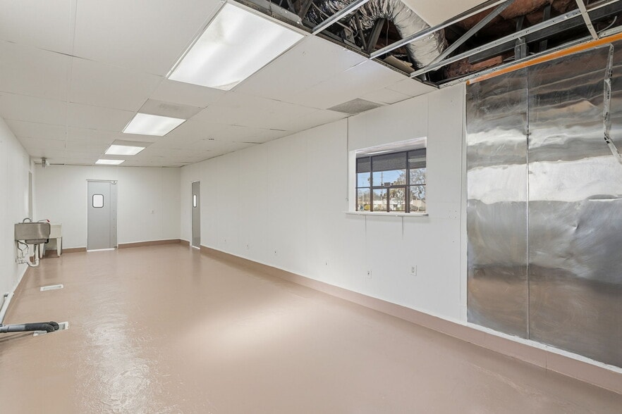 More Photos Of 6470 E 22nd St, Tucson Freestanding For Sale