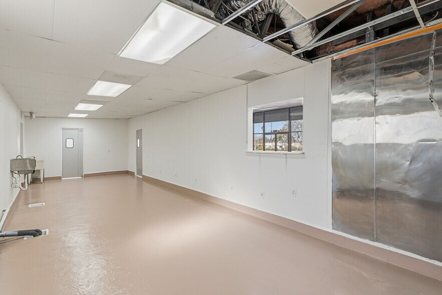 More Photos Of 6470 E 22nd St, Tucson Freestanding For Lease