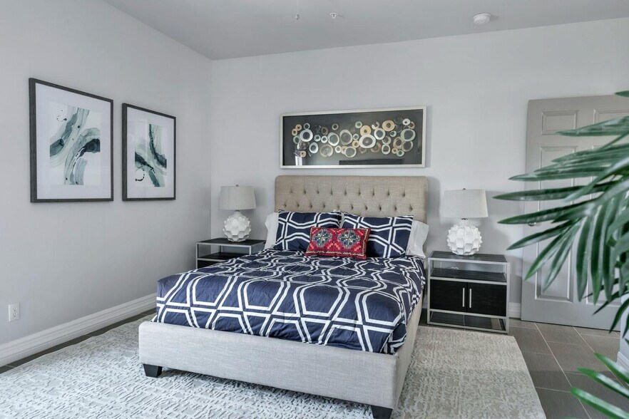 More Photos Of 2826 E Karen Dr, Phoenix Rehabilitation Center For Sale