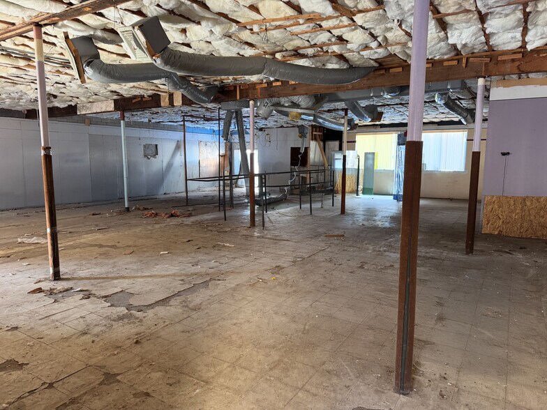 More Photos Of 510 Main St, Woburn Freestanding For Lease