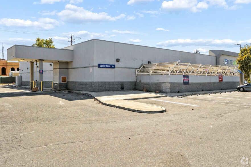 More Photos Of 1701 23rd St, Bakersfield Drugstore For Lease
