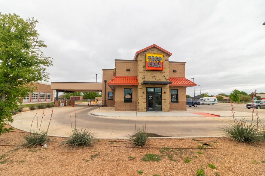 Primary Photo Of 3201 W Stan Schlueter Loop, Killeen General Retail For Sale