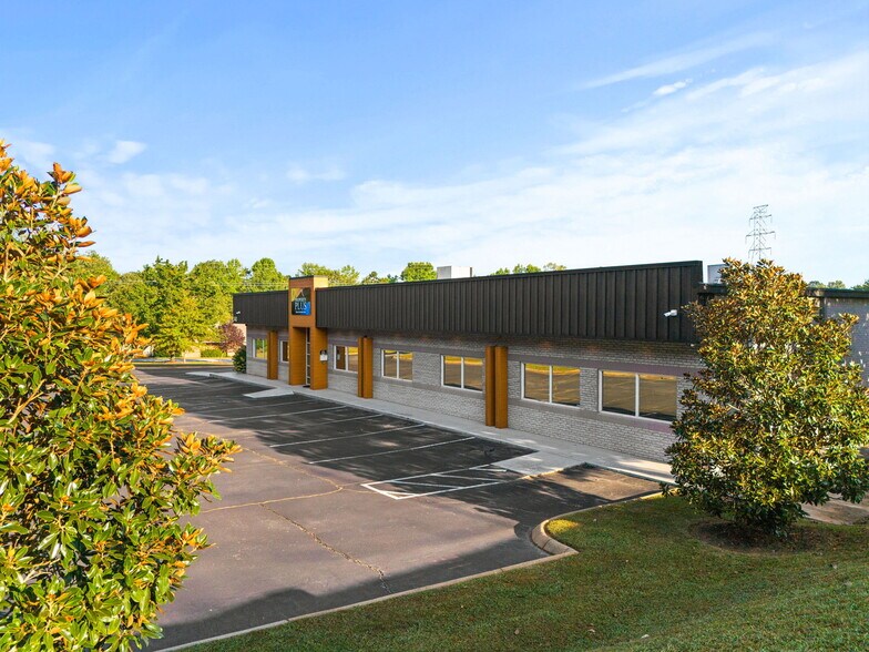 More Photos Of 340 Interstate Blvd, Greenville Warehouse For Sale
