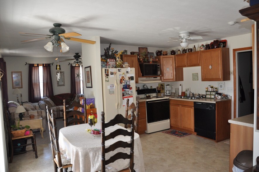 More Photos Of 2 Mclean Rd, Mclean Restaurant For Sale