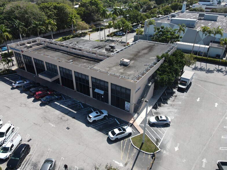 More Photos Of 5000 Biscayne Blvd, Miami Office For Lease
