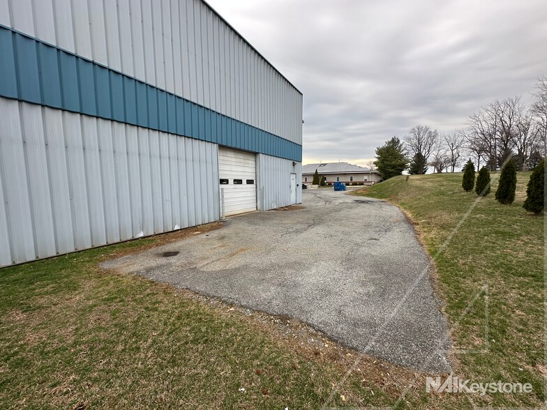 More Photos Of 1114-1124 Commons Blvd, Reading Flex For Sale