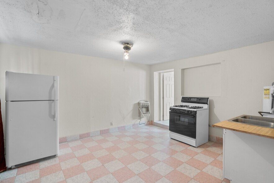 More Photos Of , El Paso Office For Sale