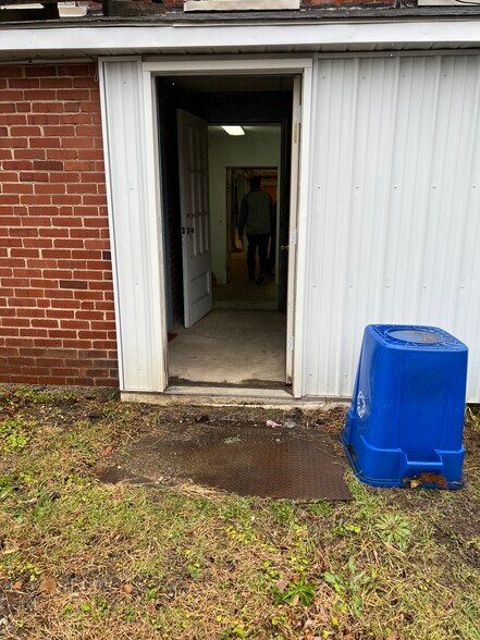 More Photos Of 102 E Station Ave, Coopersburg Office For Lease